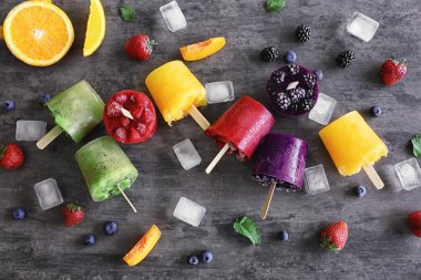 Meyve lezzetli dondurma 