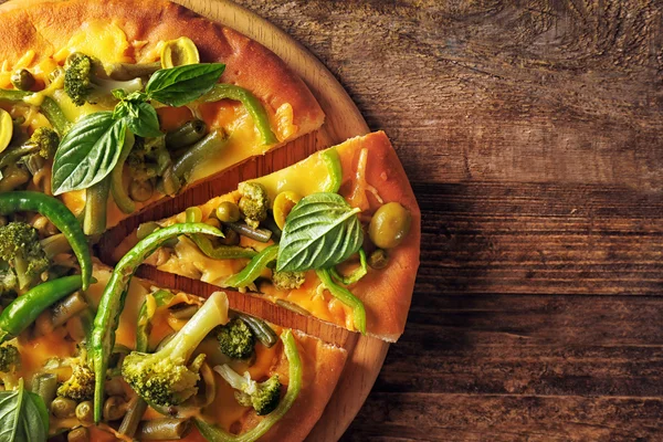 Tasty vegetarian pizza — Stock Photo, Image