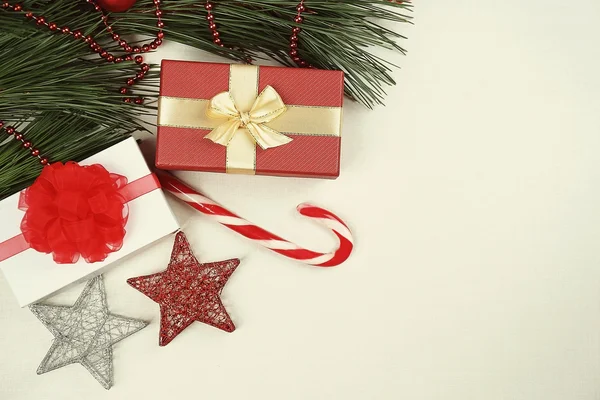 Kerstcadeaus en decoratie — Stockfoto
