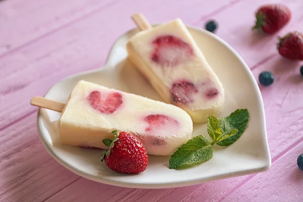 Sabroso helado de frutas — Foto de Stock