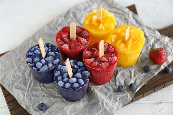Sorvete de frutas saborosas — Fotografia de Stock