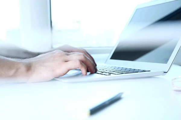 Man Hands Working Computer Desk — Stock Photo, Image