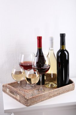 şişe ve kadeh şarap odası tablo