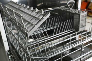 Bulaşık makinesi bulaşık olmadan açmak