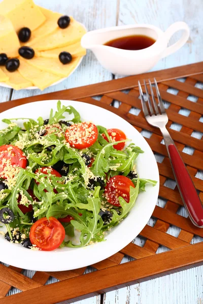 Fresh salad with arugula, close up — Stock Photo, Image