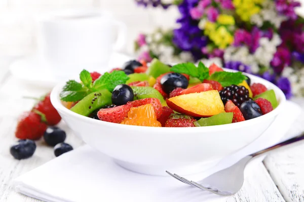 Köstlicher Obstsalat — Stockfoto