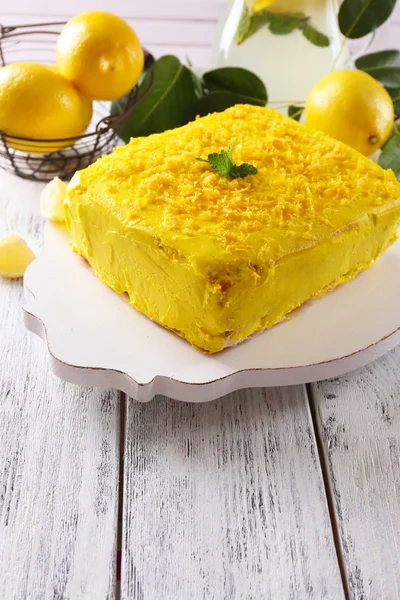 Вкусный лимонный торт — стоковое фото