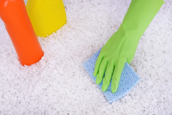 Cleaning carpet with cloth close up — Stock Photo, Image