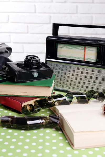 Retro composition with old camera, radio and books, close up — Stock Photo, Image