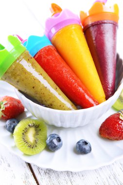 lezzetli dondurma plaka üzerinde tablo yakın çekim