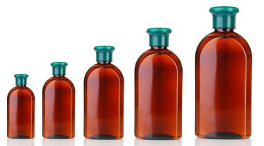 evrim concept.cosmetic şişeleri üzerinde beyaz izole