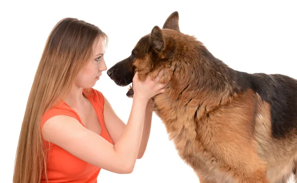 Bella ragazza con cane isolato su bianco — Foto Stock