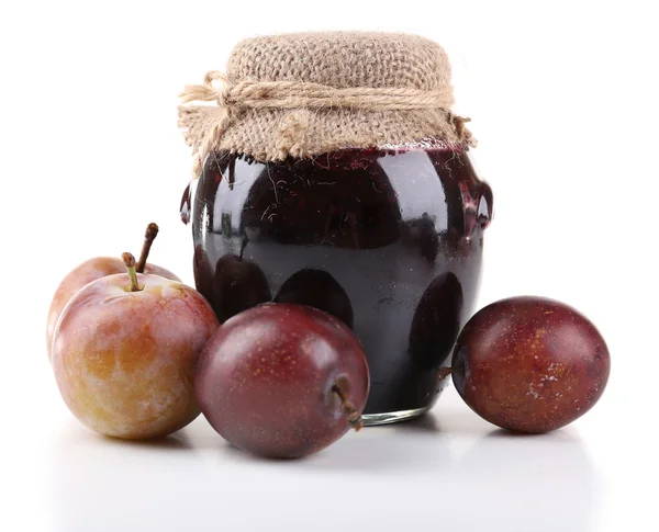 Plum jam and fresh plums isolated on white — Stock Photo, Image