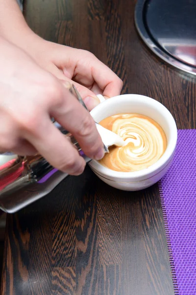 Woman preparing coffee, close up — Stock Photo, Image