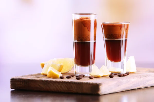 Espresso cocktail serveras på bord — Stockfoto