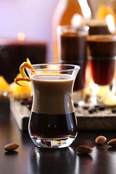 Espresso cocktail geserveerd op tafel — Stockfoto