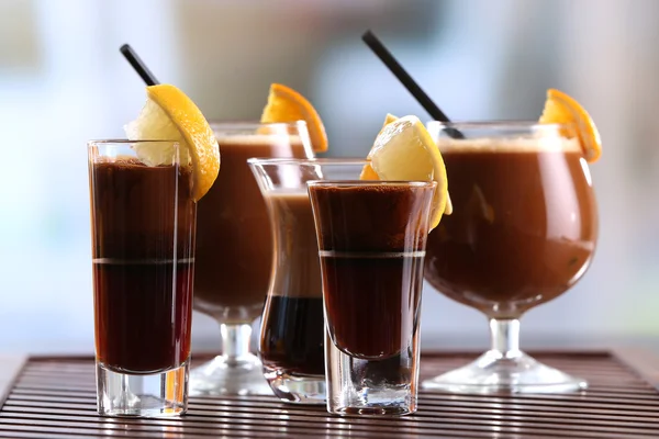 Espresso cocktail geserveerd op tafel — Stockfoto