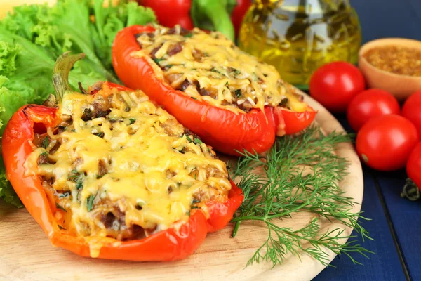 Stuffed red peppers — Stock Photo, Image