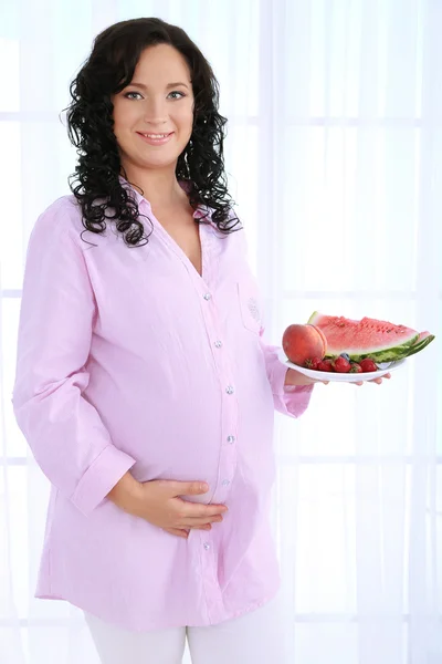 Young pregnant woman — Stock Photo, Image