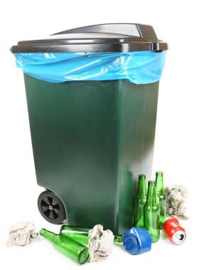 geri dönüşüm kutusu üzerinde beyaz izole