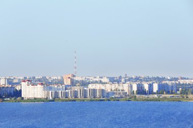 Yaz aylarında şehrin panoramik manzara