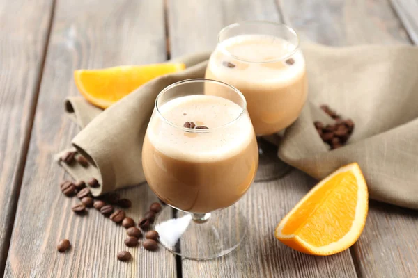 Espresso cocktail geserveerd op tafel — Stockfoto