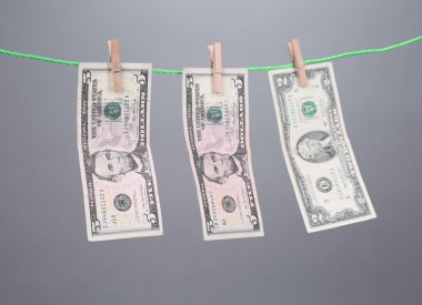 ipte asılı banknotlar
