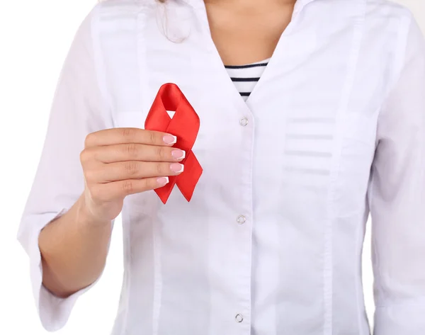 Mulher com fita de conscientização aids — Fotografia de Stock