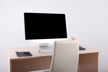 modern bilgisayar ile ofis işyeri 