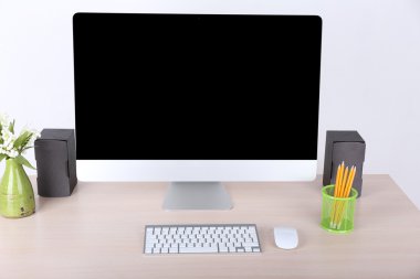 modern bilgisayar ile ofis işyeri 