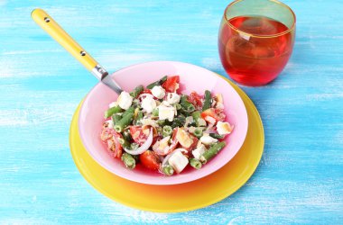 taze kahvaltı sebze salatası oluşan