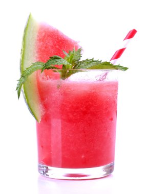 karpuz üzerinde beyaz izole kokteyl