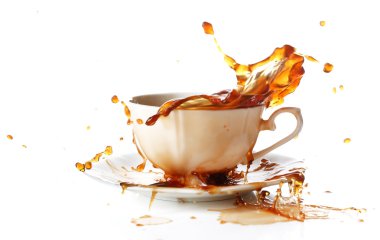 kahve sıçraması, üzerinde beyaz izole ile