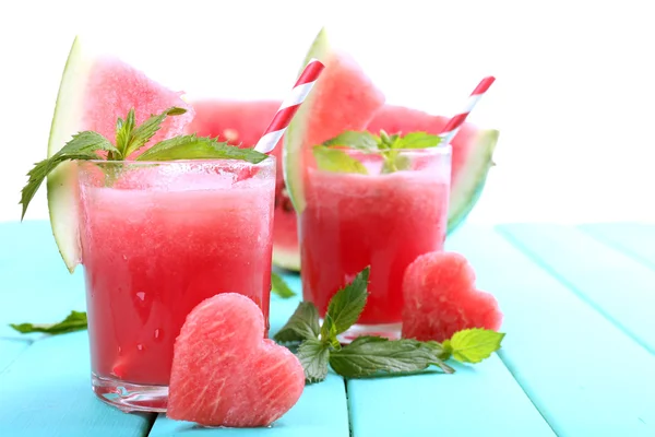 Wassermelonen-Cocktail auf dem Tisch, isoliert auf weiß — Stockfoto