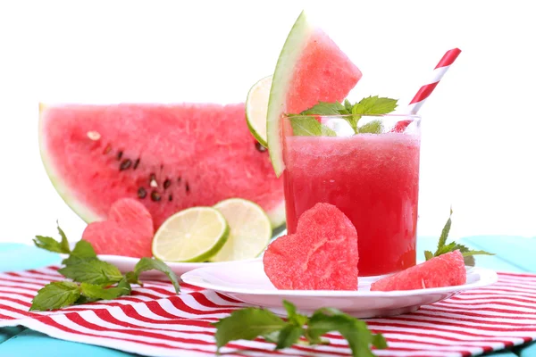 Wassermelonen-Cocktail auf dem Tisch, isoliert auf weiß — Stockfoto