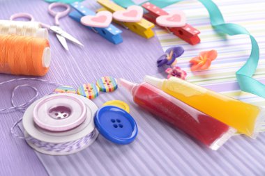 Scrapbooking zanaat malzemelerin parlak zemin üzerine