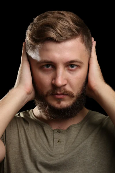 Retrato de homem bonito com barba — Fotografia de Stock