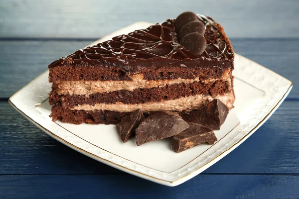 Schokoladenkuchen auf Teller — Stockfoto