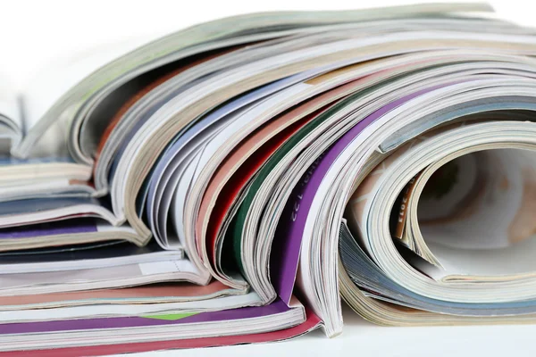 Många färgglada tidningar — Stockfoto