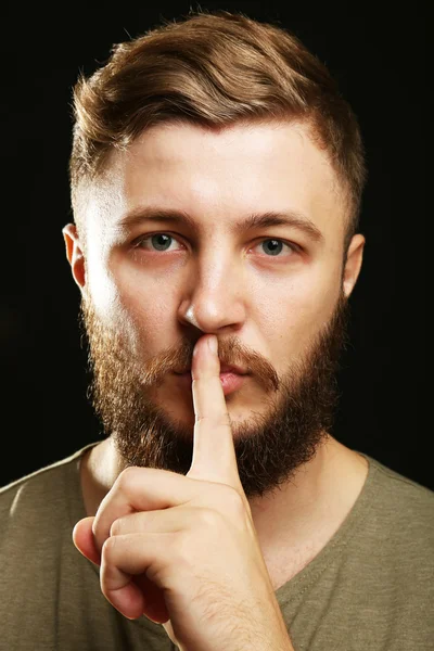 Retrato de homem bonito com barba — Fotografia de Stock