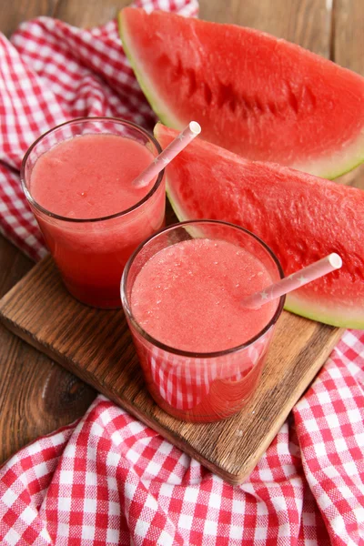 Juicy watermelon on table close-up — Stock Photo, Image