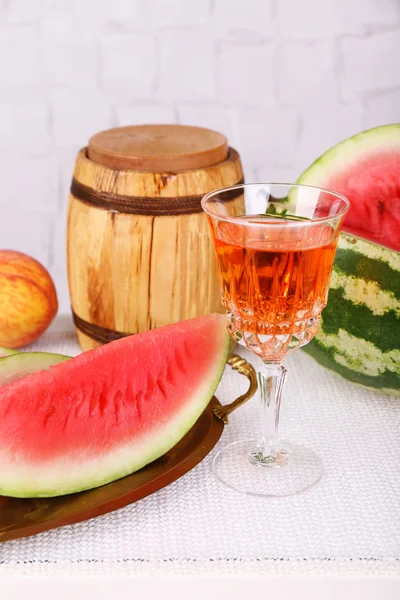 Melancia madura, frutas, vinho rosa — Fotografia de Stock