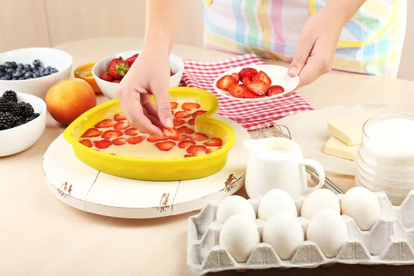 Lezzetli bir pasta pişirme — Stok fotoğraf