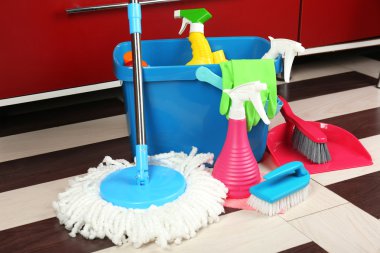 temizlik için farklı araçlar