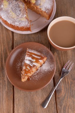 lezzetli pasta ve kahve ahşap tablo