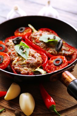 Doldurulmuş biber ve sebze.