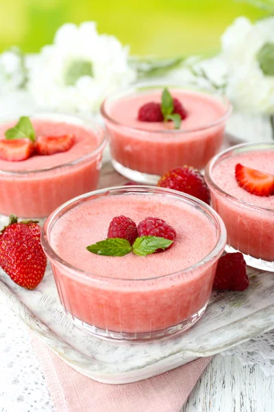 Leckeres Beerenmousse — Stockfoto