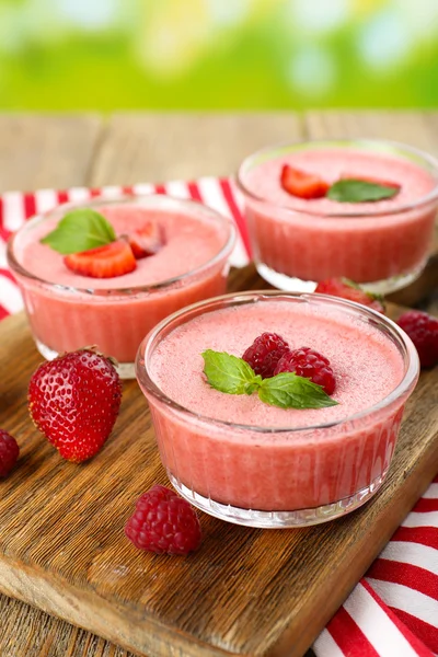 Leckeres Beerenmousse — Stockfoto