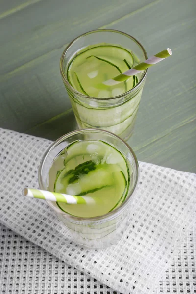 Two glasses of cucumber cocktail — Stock Photo, Image