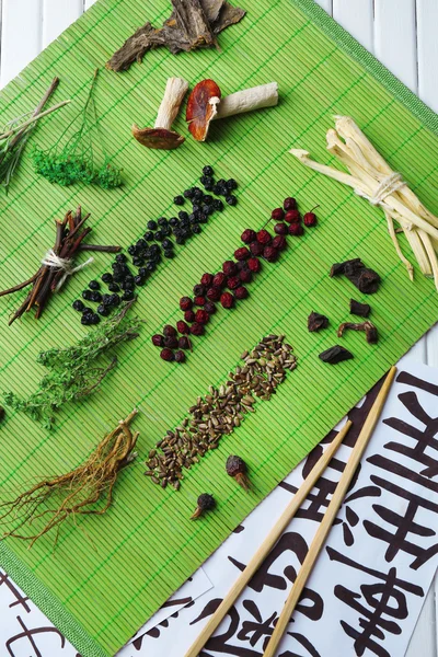 Traditional chinese herbal medicine ingredients — Stock Photo, Image